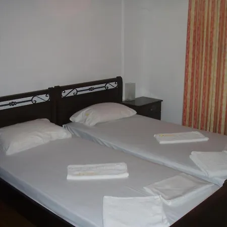 Xanemos Skiathos Town