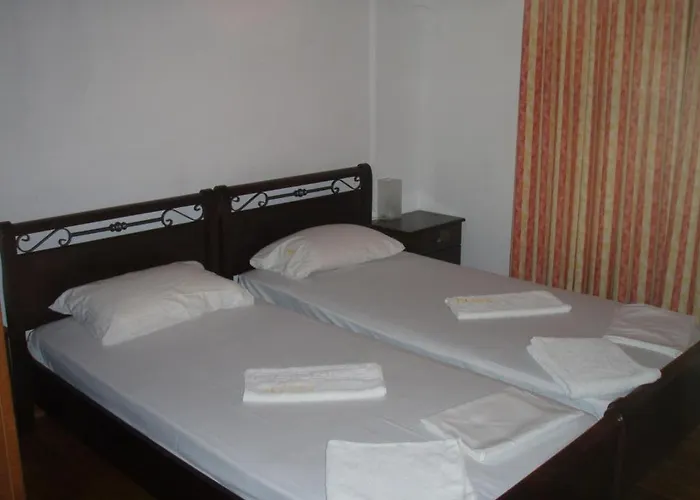 Xanemos Skiathos Town